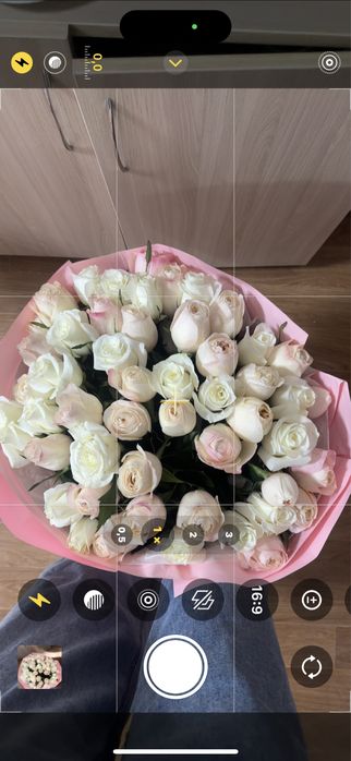 Свежие, нежные букет розы, 51 шт