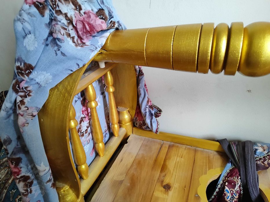 Болаллар бешиги сотиладт