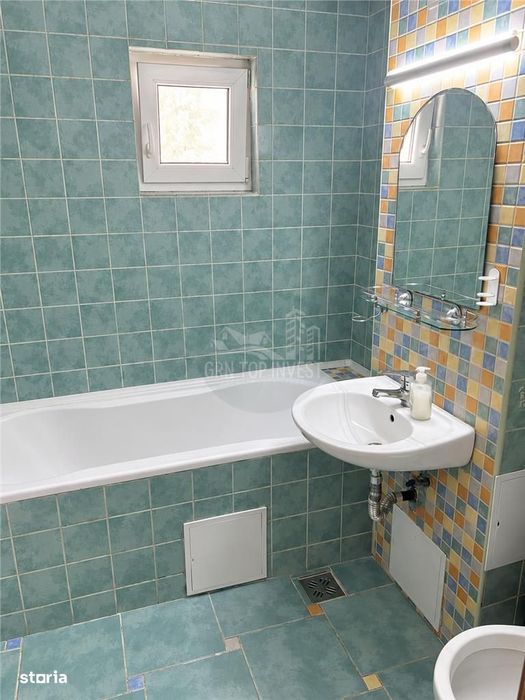 Apartament cu 3 camere si 2 bai in zona Centrala