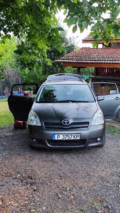 Toyota  Corolla Verso 2.2 136