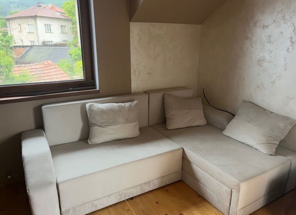 Бежов диван Виденов