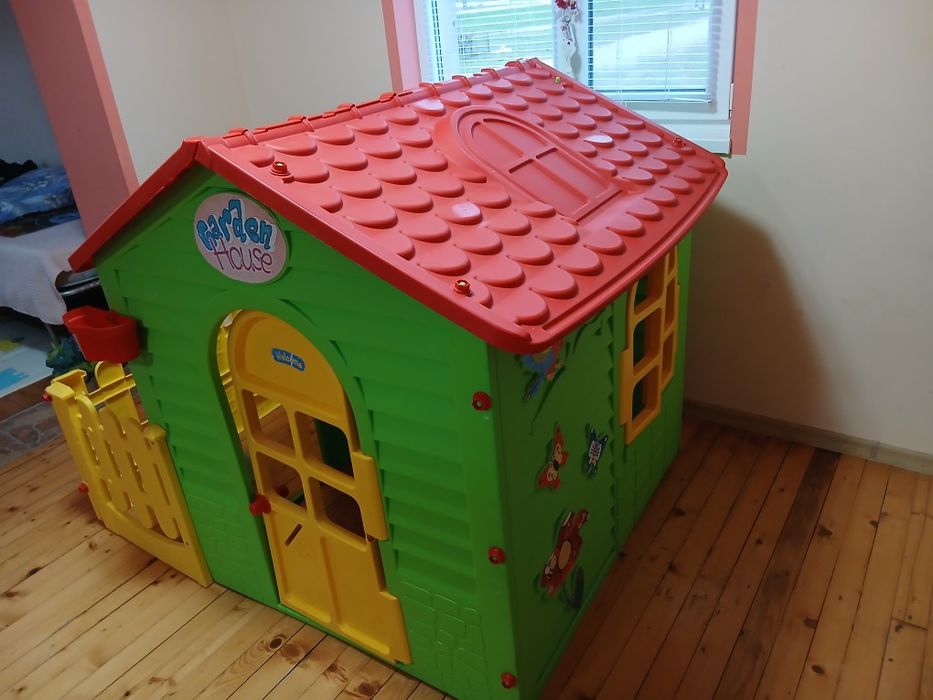 Детска пластмасова къща
