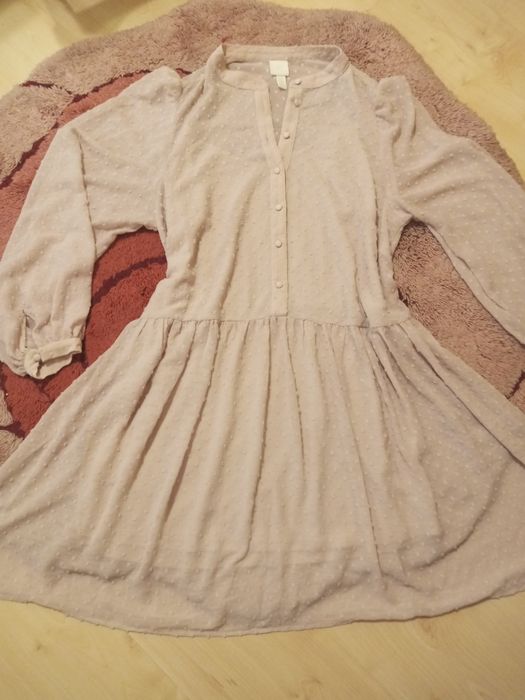 Нова рокля  VRS M (няма еластичност)15 лв 
Цена