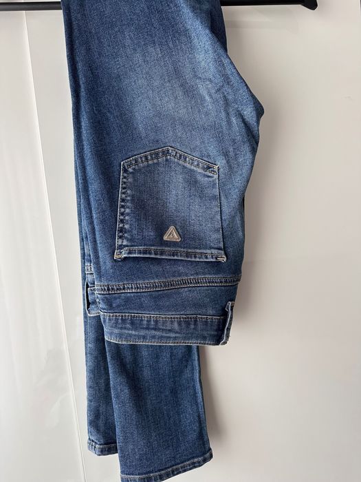 Дамски Дънки Guess с камъчета около джобовете размер 27 хс/с