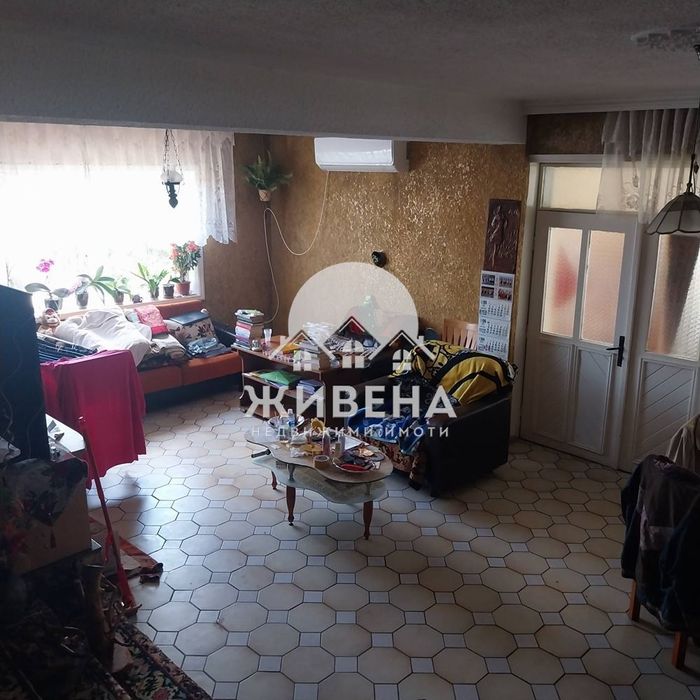 Продавам триетажна къща в с.Куманово, обл. Варна