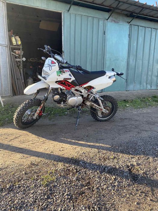 Продавам кросов мотор