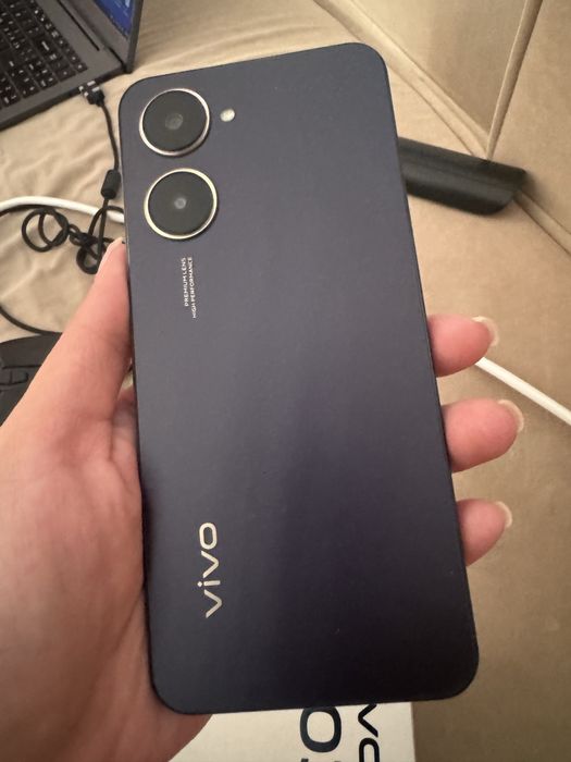 Телефон vivo y3 продаю