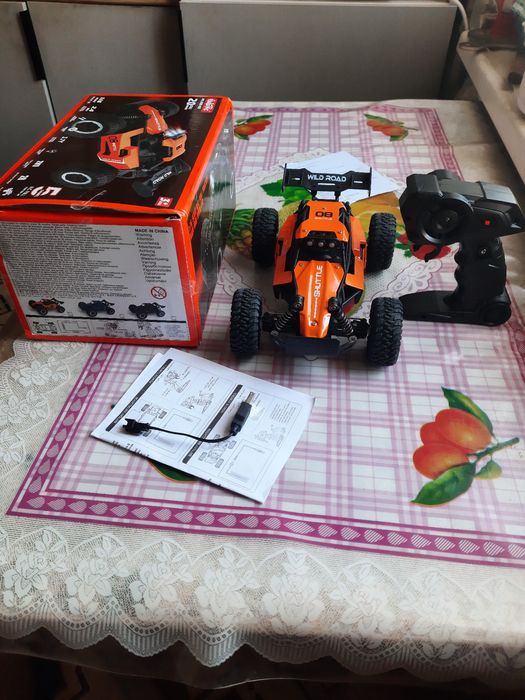 Радиоуправляемый гоночный автомобиль