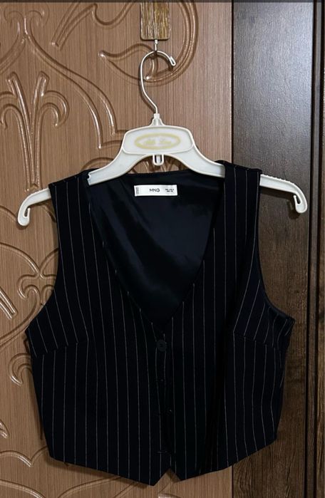 Mango Жилетка женская