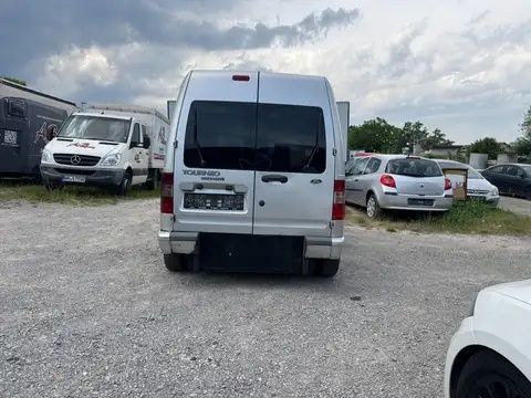 Vând ford Tornero connect