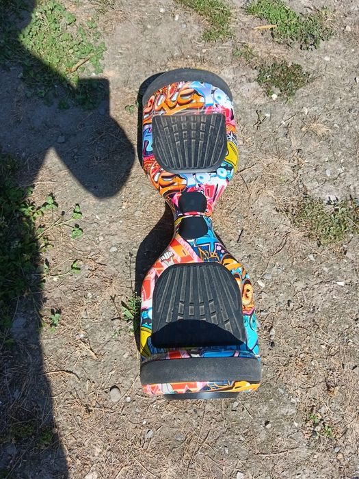 Vând skateboard electric in stare buna de funcționare cu încărcător ,husa .