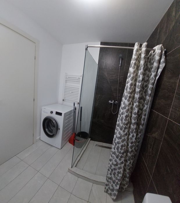 Inchiriez garsoniera