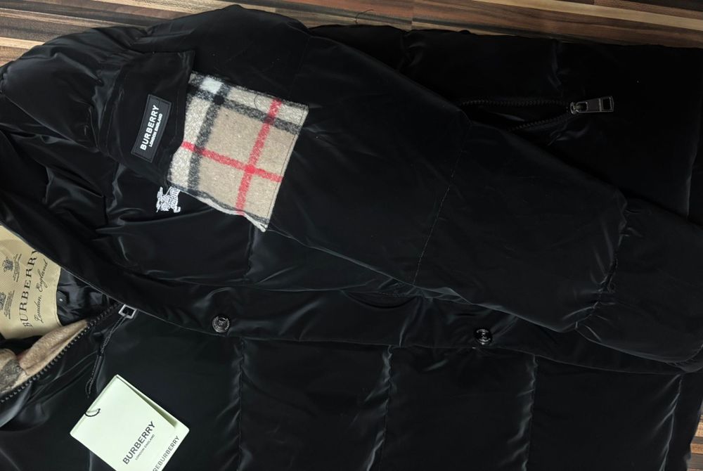 Vând geaca noua de bărbați Burberry