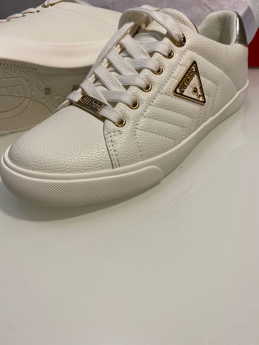 Пролетно Намаление  обувки на  Guess