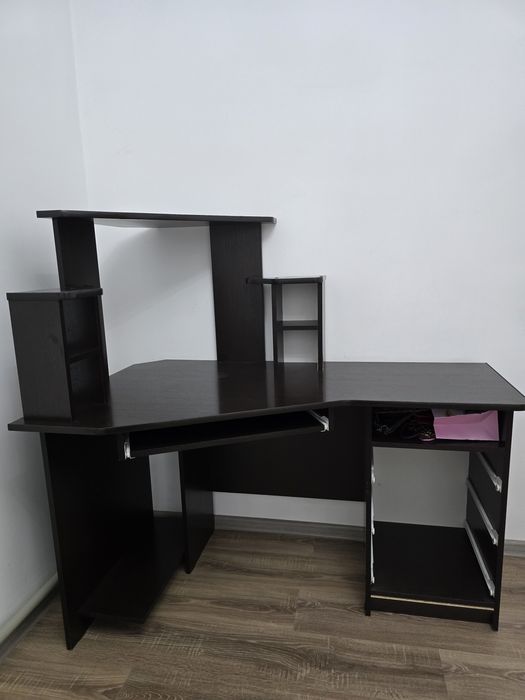 Компьютерный стол продам