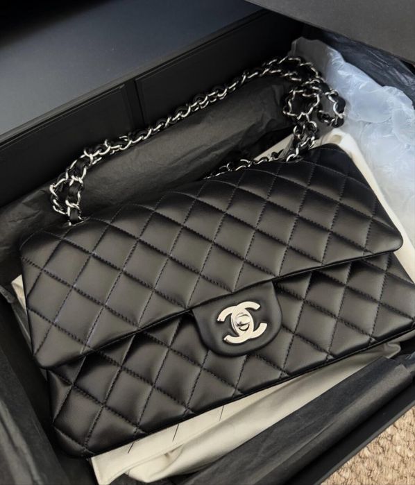 Chanel      Чанта