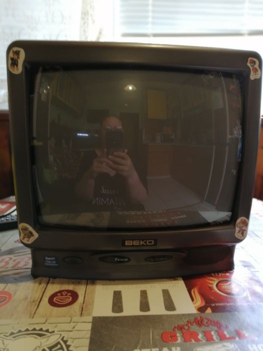 Продавам телевизор