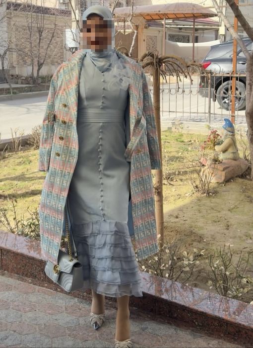 Платье фасон рыбка голубое вечерное