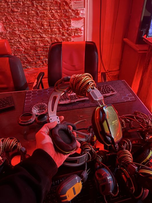 Quloqchinlar va klaviaturalar sotiladi!