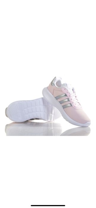 Adidasi adidas,0 purtari
