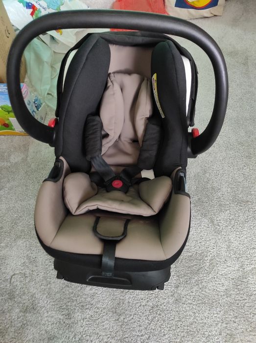 Детско столче за автомобил с база