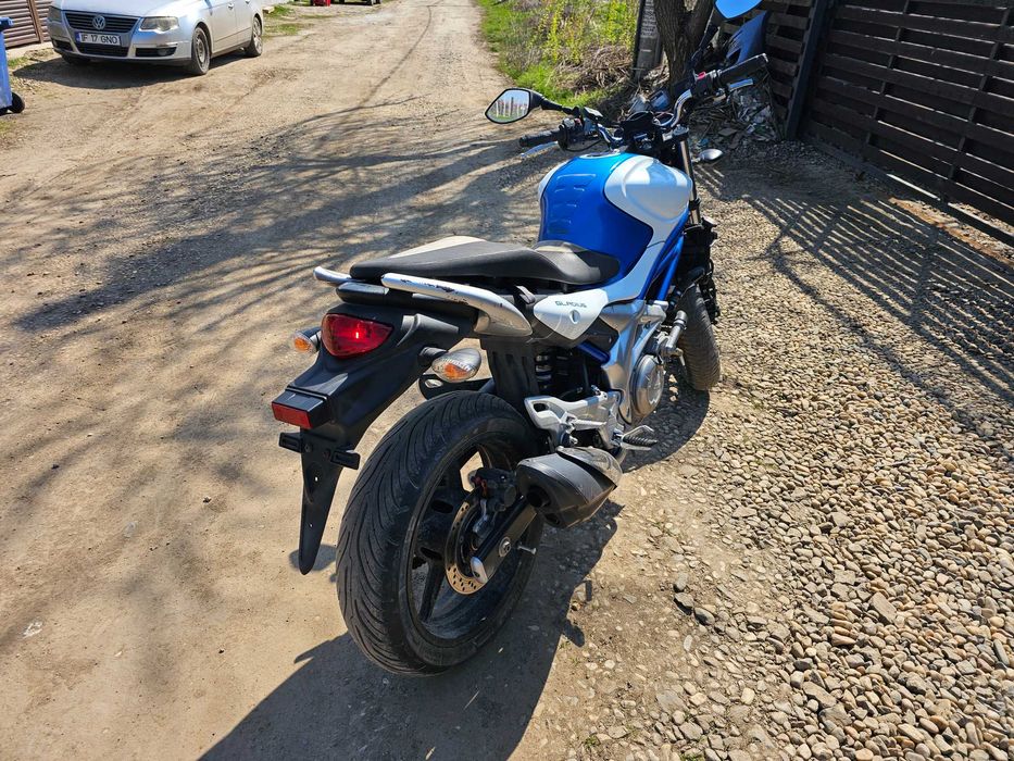 Suzuki Gladius SV 650