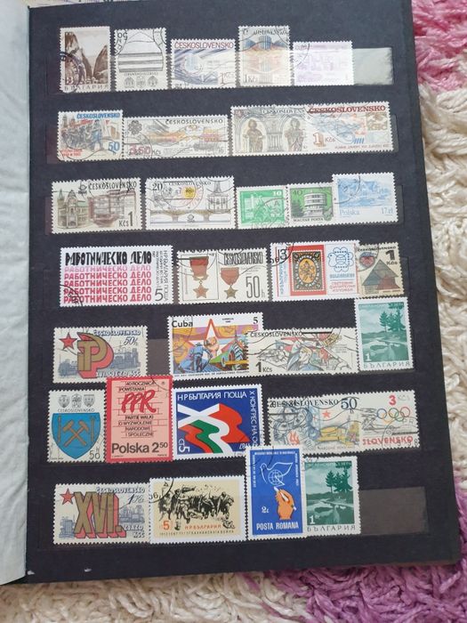 Продавам класьор с марки.