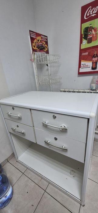 Продам Кассовый стол