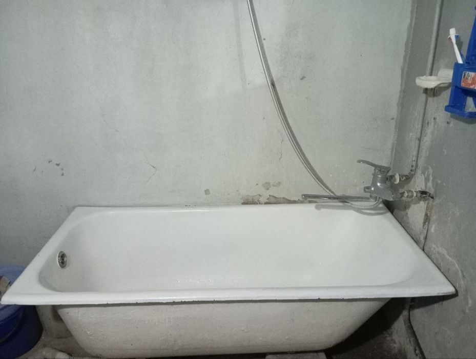 Ванналар сотилади . Чугуннийси 400 минг сўм , учбурчаги 800 минг сўм