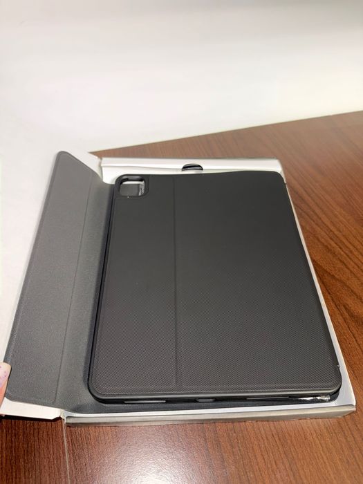 Husă cu tastatură detașabilă pentru iPad 10 / Air / Pro 11 – Nouă