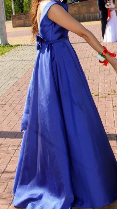 Продам платьев