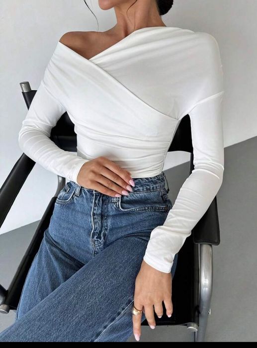 Бяла нежна блуза цвят бял