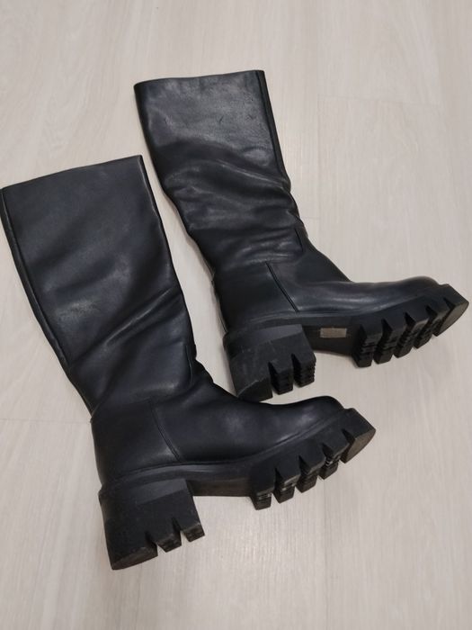 Зимние женские сапоги