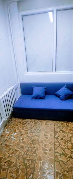 Возьмем в отдельную комнату работающего парня желательно медика