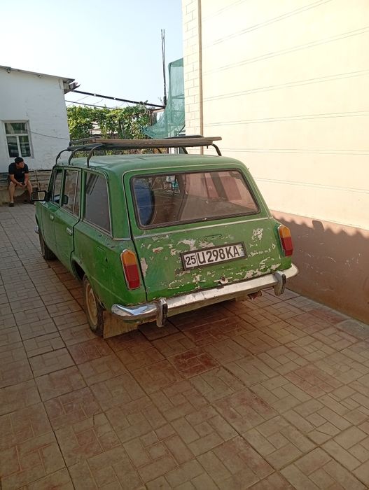 Срочна сотилади Ваз 2102