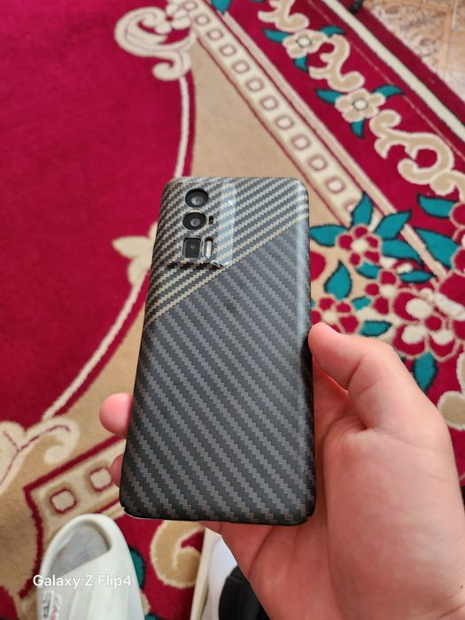 Продам срочно  poco f5 pro