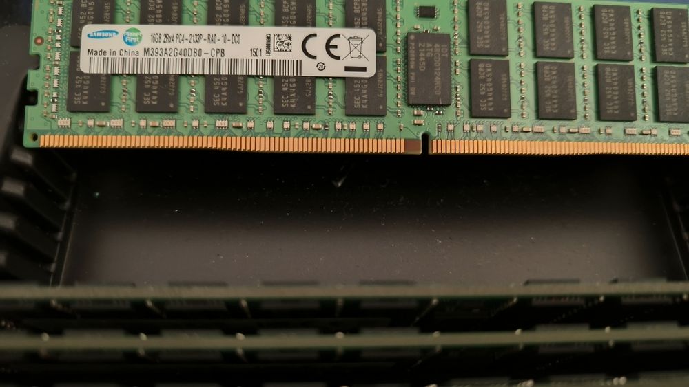 Memorie RAM ECC  4x16 GB 2133 - pt . server