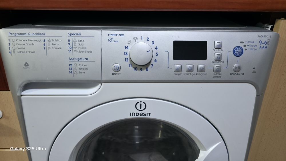 Masina de spalat indesit 9 kg +6 uscare