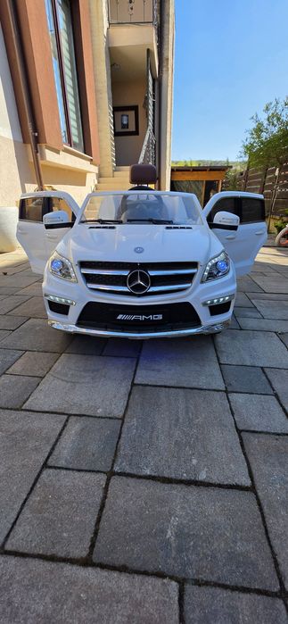 Vand masinuta cu telecomanda Mercedes