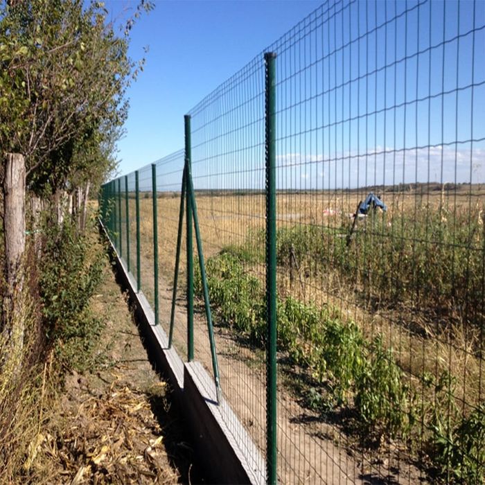Împrejmuirii terenuri cu plasă burdurata