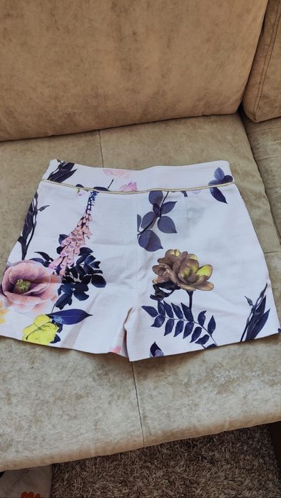 Дамски къси панталони 36 номер Ellen More