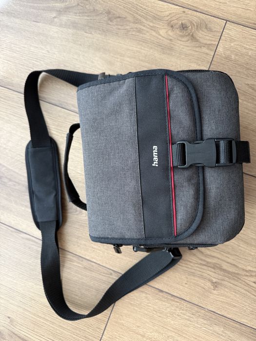 Aparat foto Sony a6100 + obiectiv + trepied + geanta