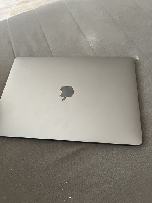Macbook m2 чип продам