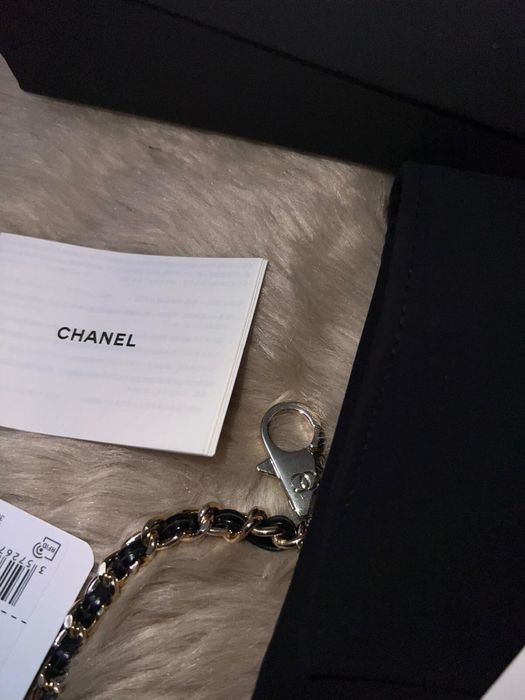 Налично  Chanel