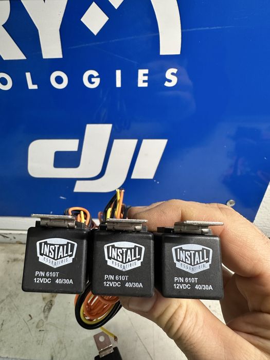 Releu 12vdc 40/30A cu soclu