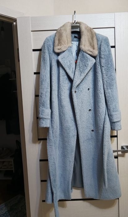 Продам новое пальто,