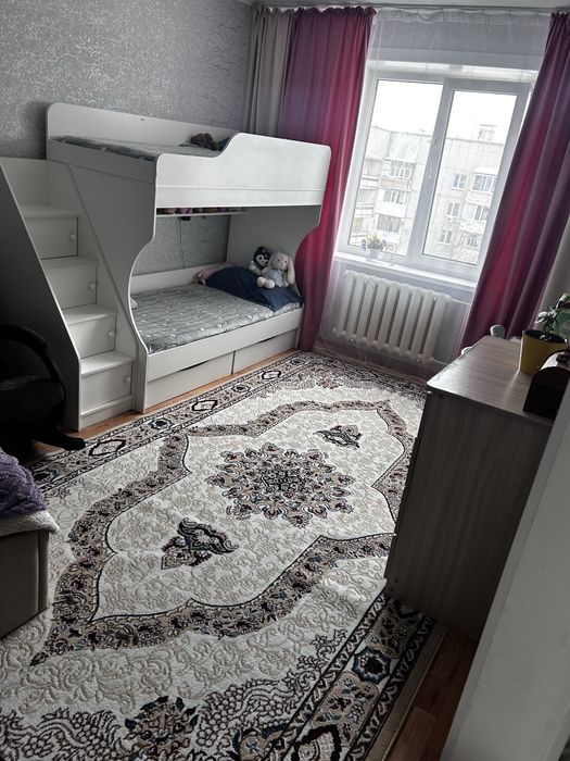 Продам 1-комнатную квартиру гостиничного типа в 20 микрорайоне