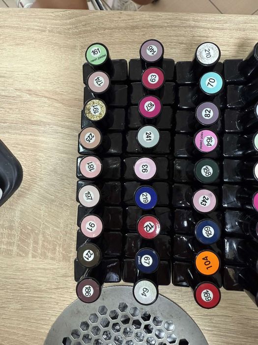 Продавам гел лакове на SNB и Alexandra’s с ТРО- 10 лв бр.