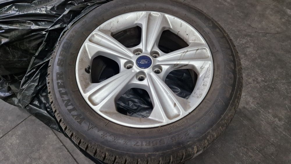 Set 4 jante Ford Kuga cu anvelope  iarna Dunlop 235/55R17