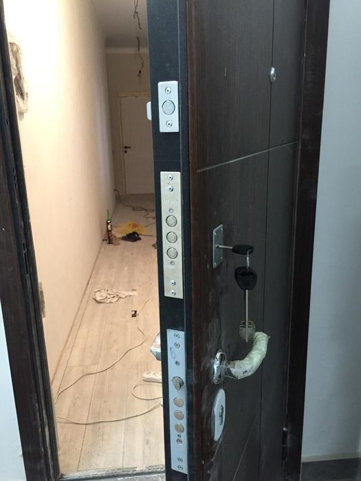 Установка -замена середцевин, дверных ручек, замков - Окна / двери ...